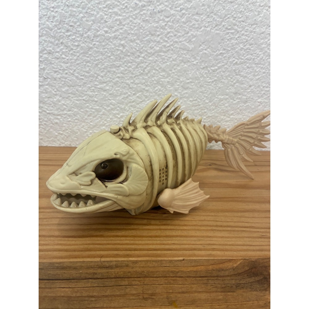 Pan Asian Creations Animated Skeleton Dead Fish Piranha Light Up Green Clean